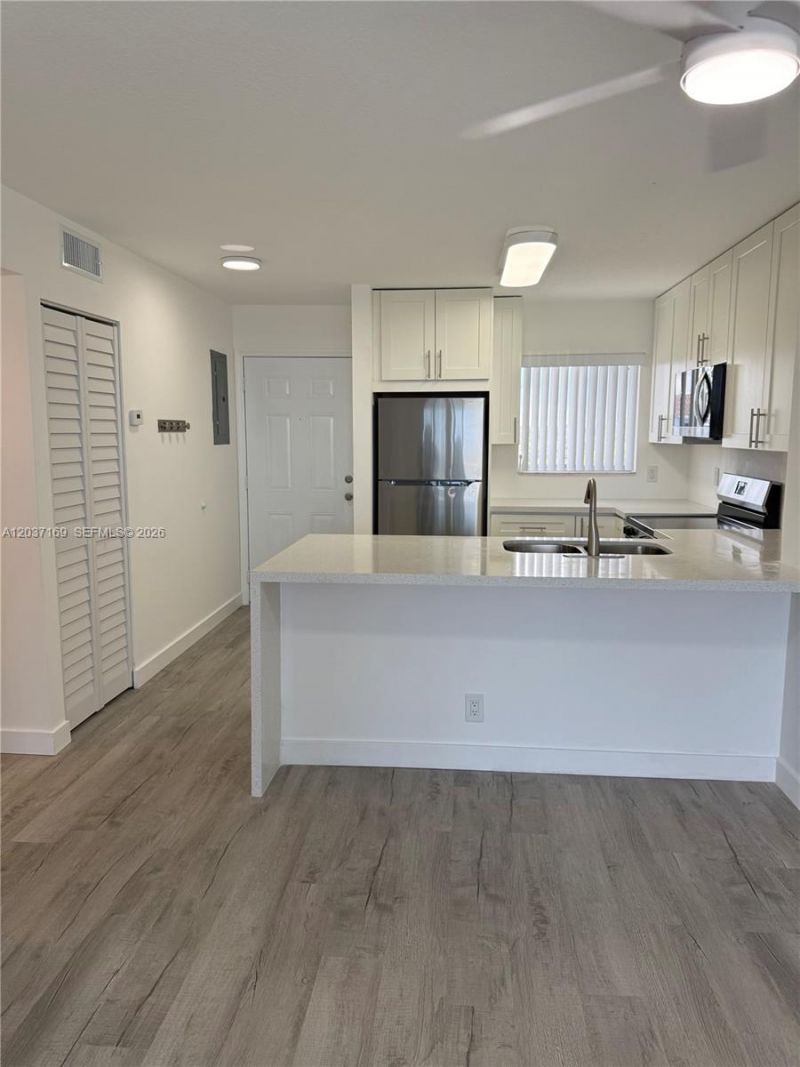 8710 N Sherman Cir, Unit 506, Miramar, FL 33025 Photo