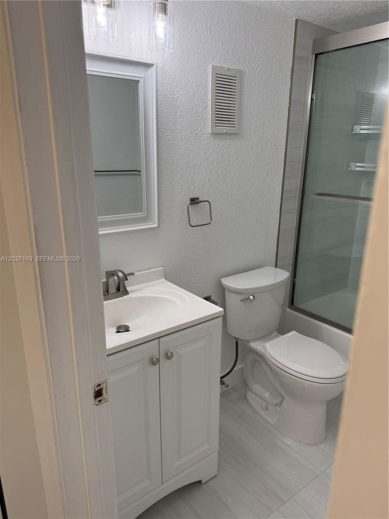 8710 N Sherman Cir, Unit 506, Miramar, FL 33025 Photo