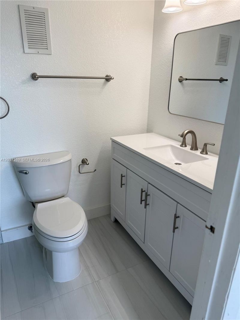 8710 N Sherman Cir, Unit 506, Miramar, FL 33025 Photo