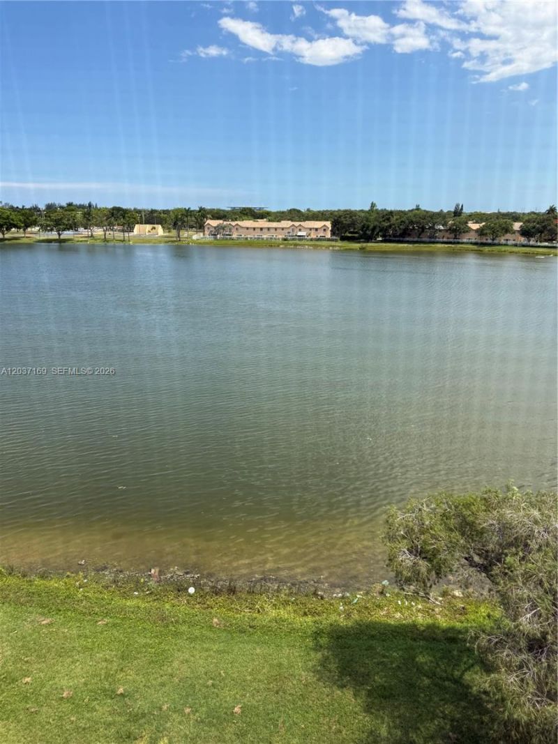 8710 N Sherman Cir, Unit 506, Miramar, FL 33025 Photo