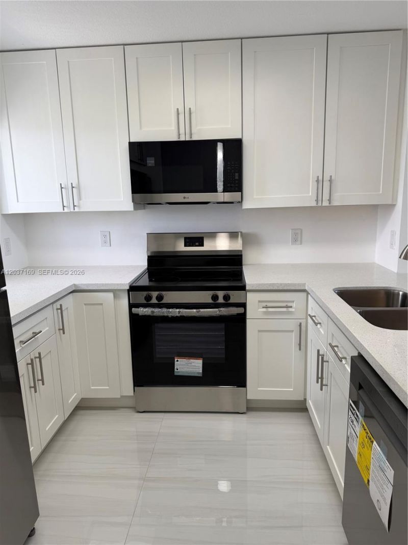 8710 N Sherman Cir, Unit 506, Miramar, FL 33025 Photo