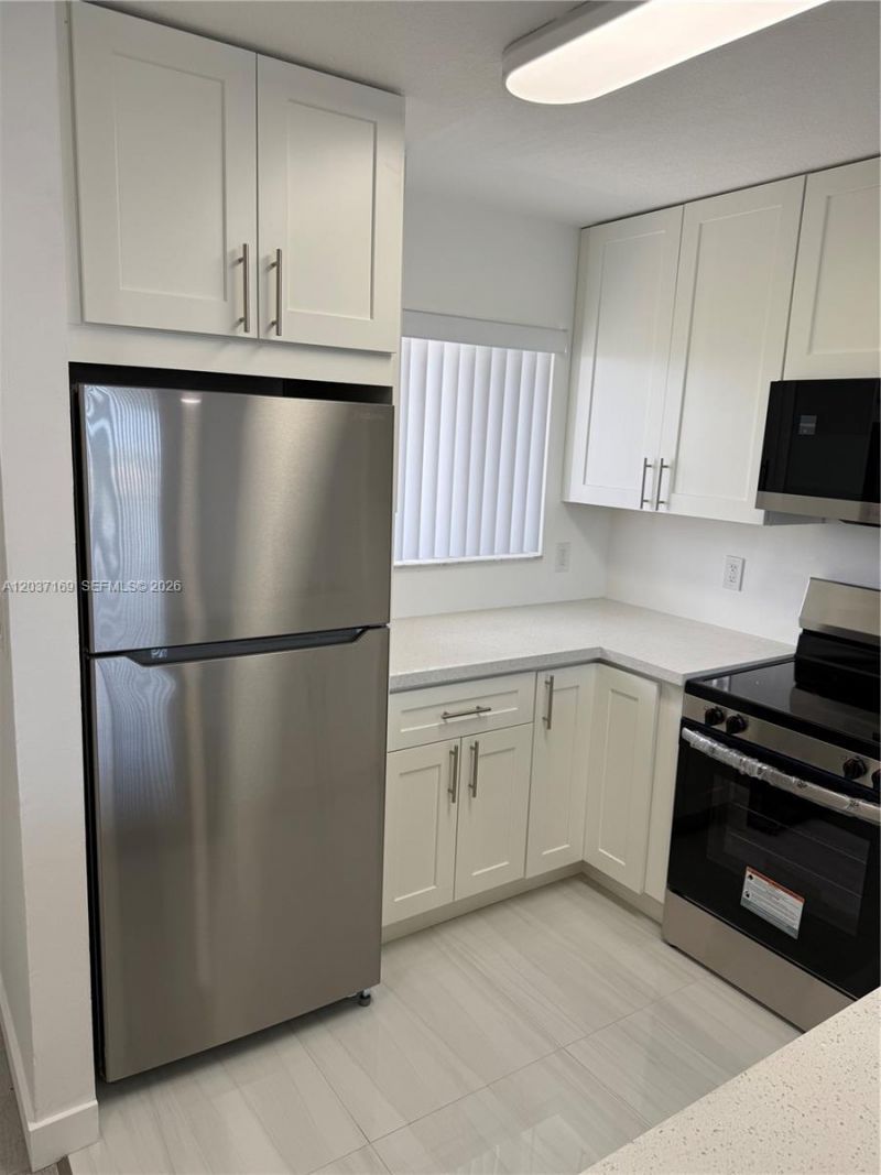 8710 N Sherman Cir, Unit 506, Miramar, FL 33025 Photo
