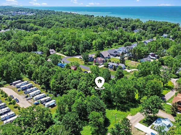 41 Lincoln Avenue, Unit 11, South Haven, MI 49090