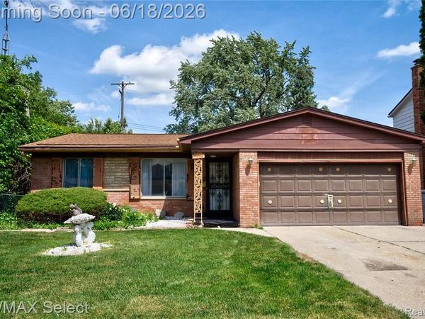 1005 Burlington Drive, Flint, MI 48503