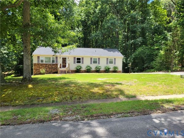 2123 Chestnut Oaks Road , Powhatan, VA 23139