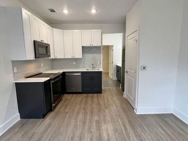 2210 Pearl ST, Unit 202, Austin, TX 78705