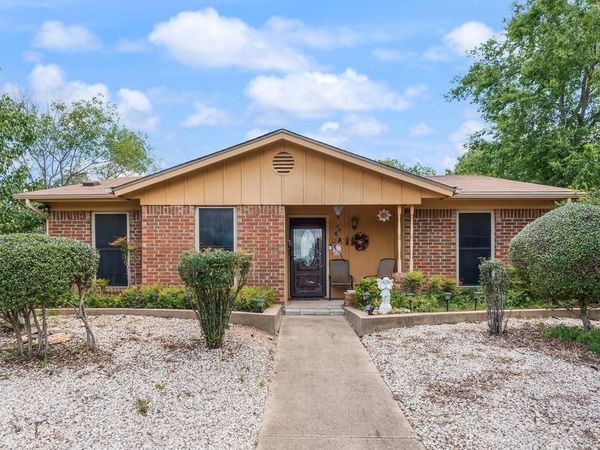 6244 Skylark Lane, Watauga, TX 76148