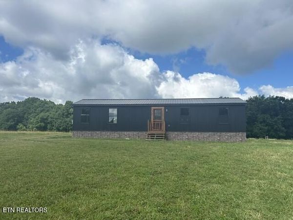 367 Christenson Rd, Deer Lodge, TN 37726