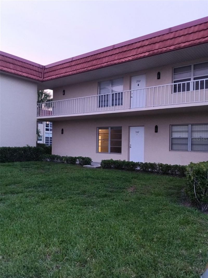 57 Woodland Drive, Unit 102, Vero Beach, FL 32962 Photo