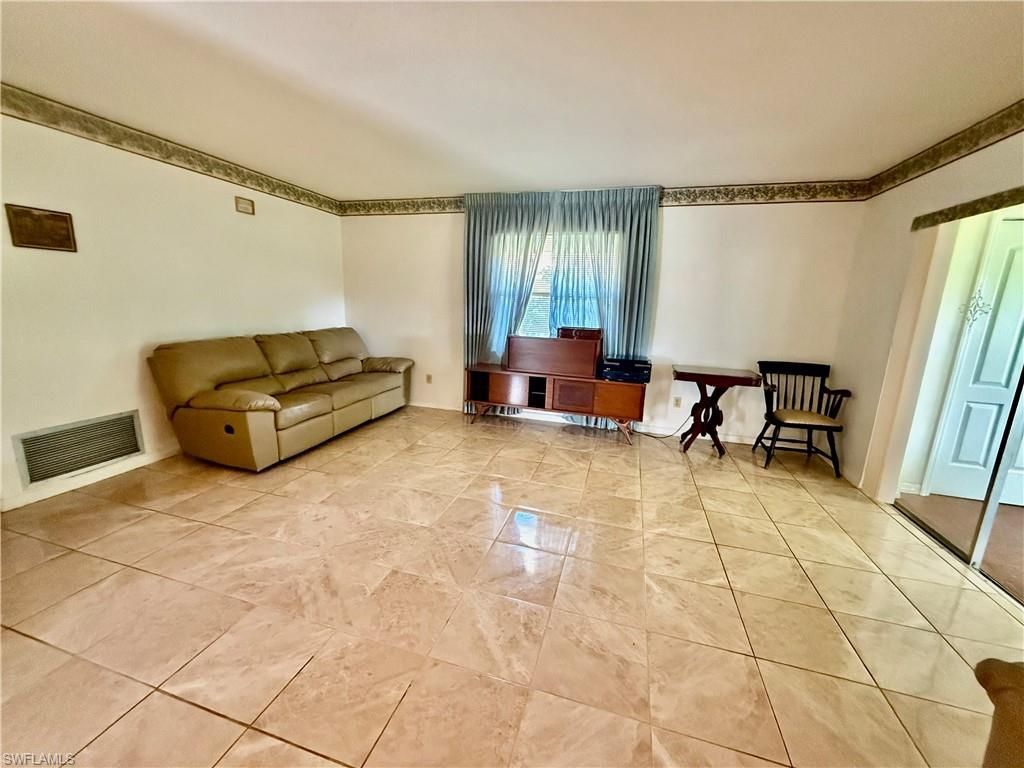 217 Oaklawn Ct, Lehigh Acres, FL 33936 Photo