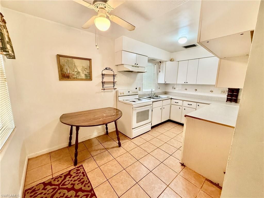 217 Oaklawn Ct, Lehigh Acres, FL 33936 Photo