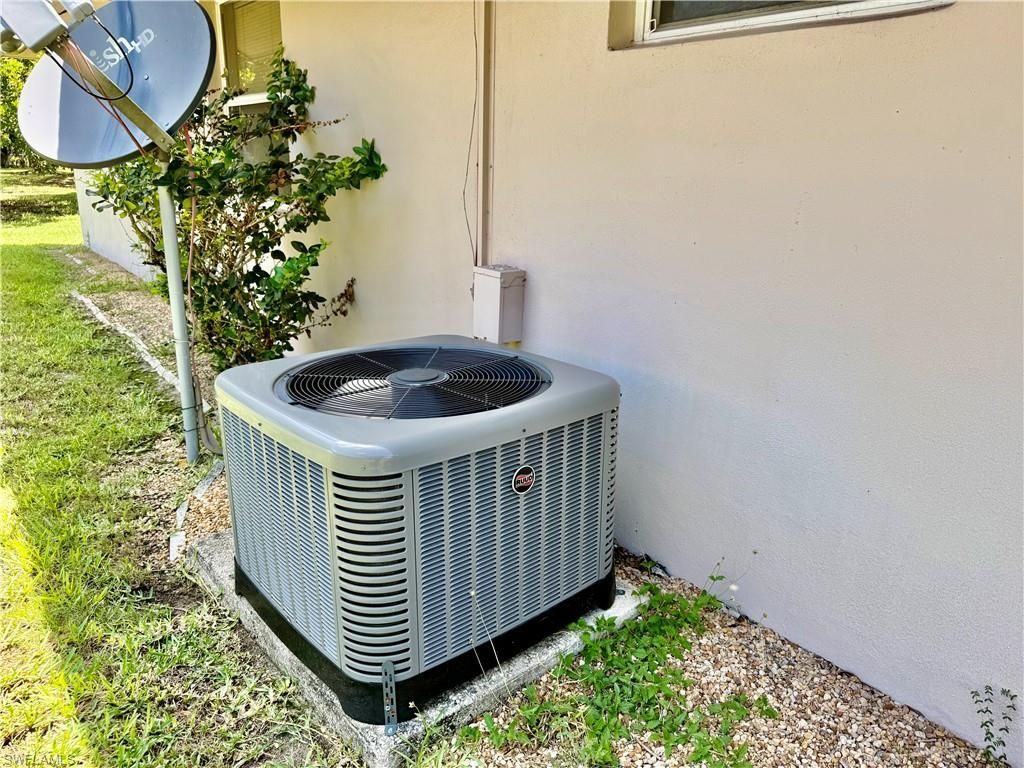 217 Oaklawn Ct, Lehigh Acres, FL 33936 Photo