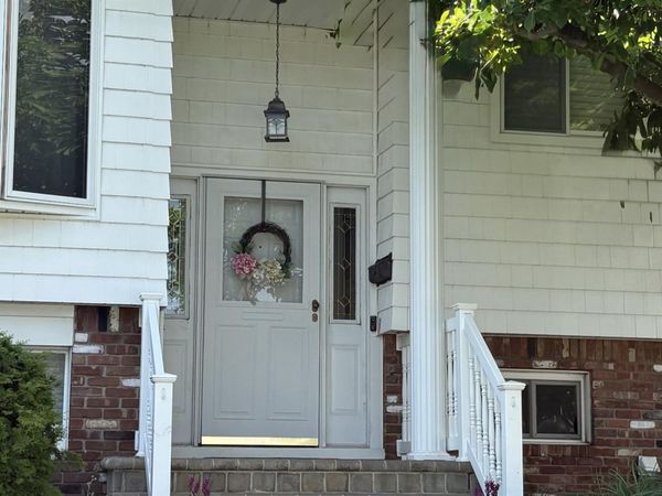202 W End Avenue , Massapequa, NY 11758