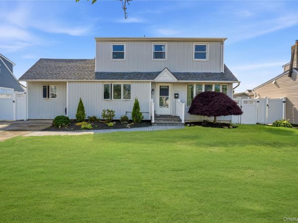 316 Philadelphia Avenue , Massapequa Park, NY 11762