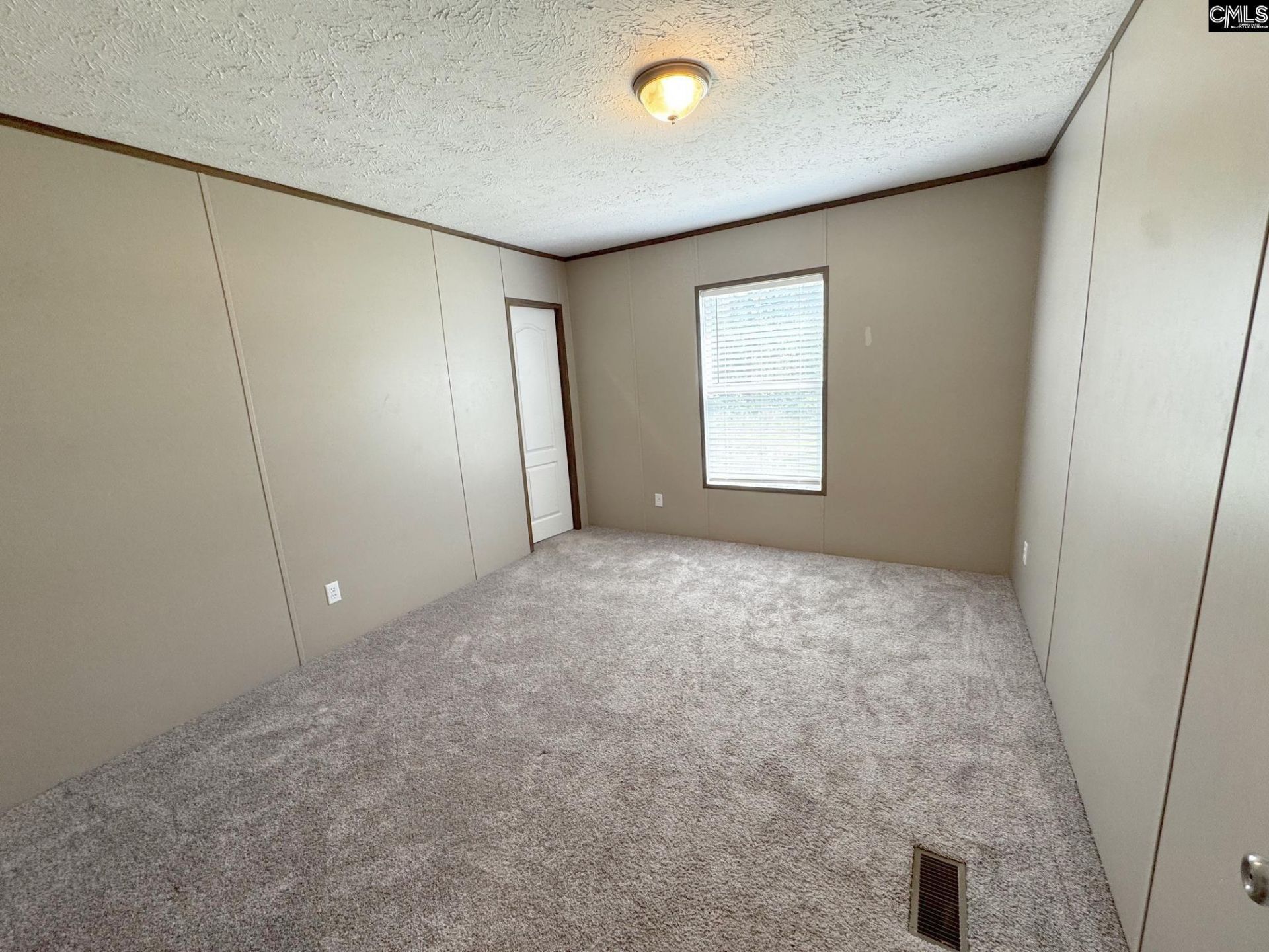 137 Dominion Court  Photo 14