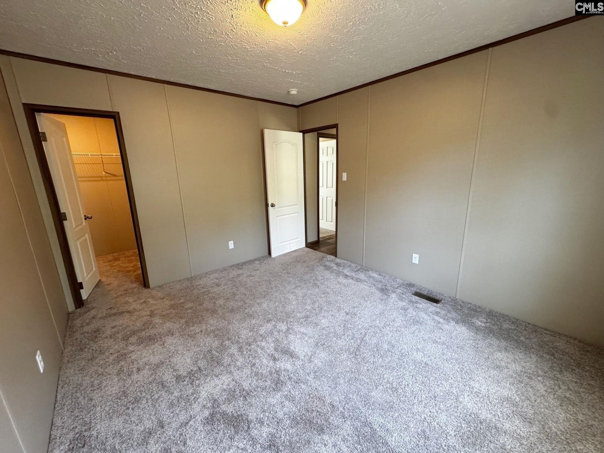 137 Dominion Court  Photo 23
