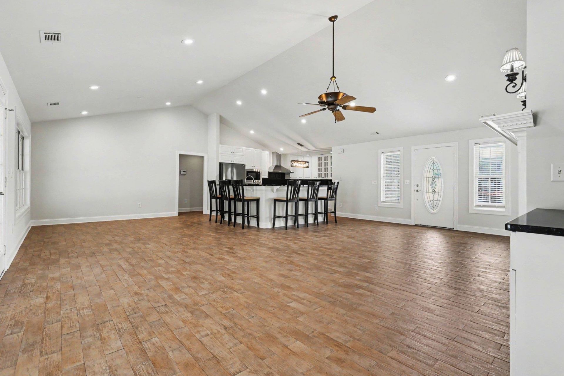 3673 Kingsley Dr. Photo 13