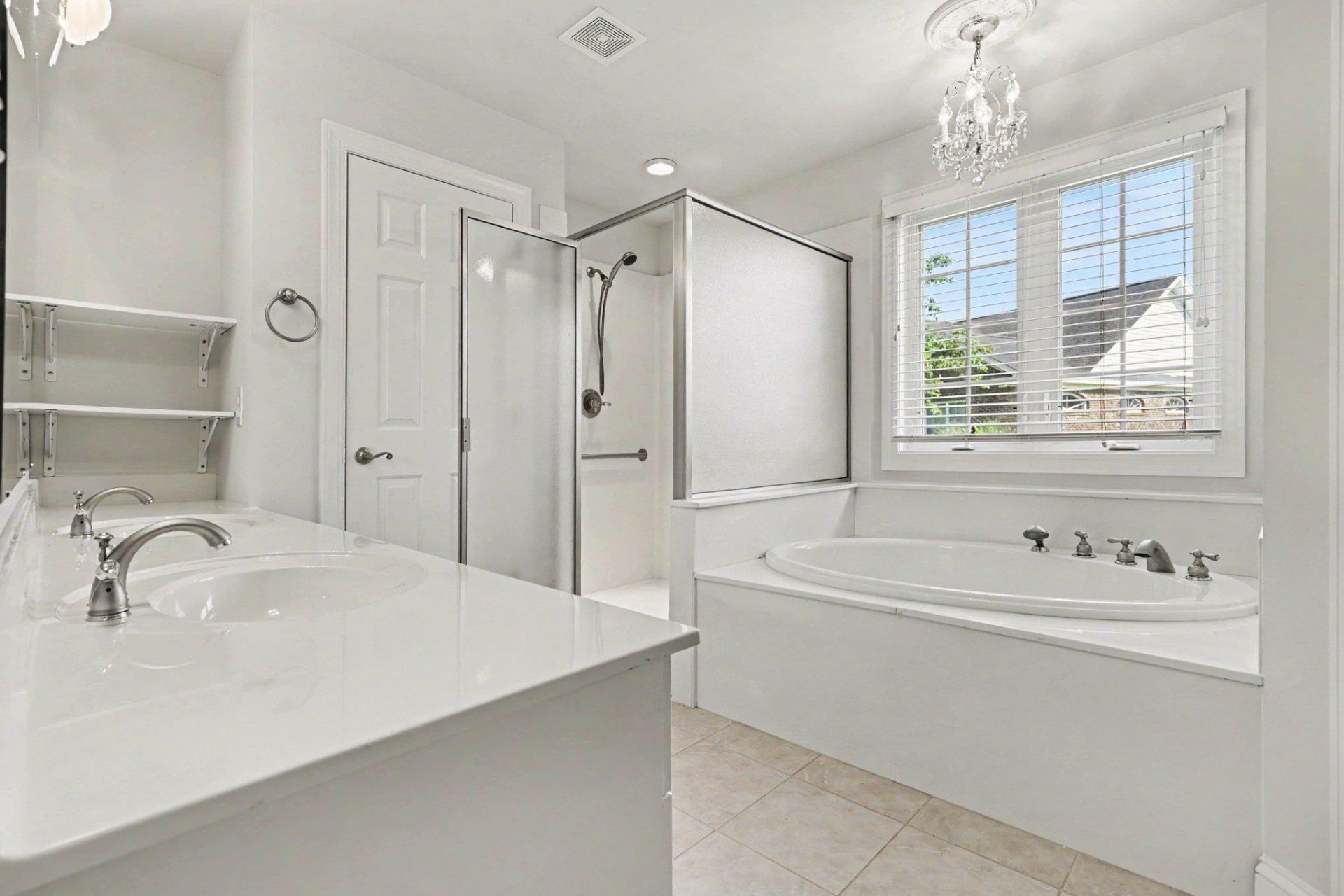 3673 Kingsley Dr. Photo 23