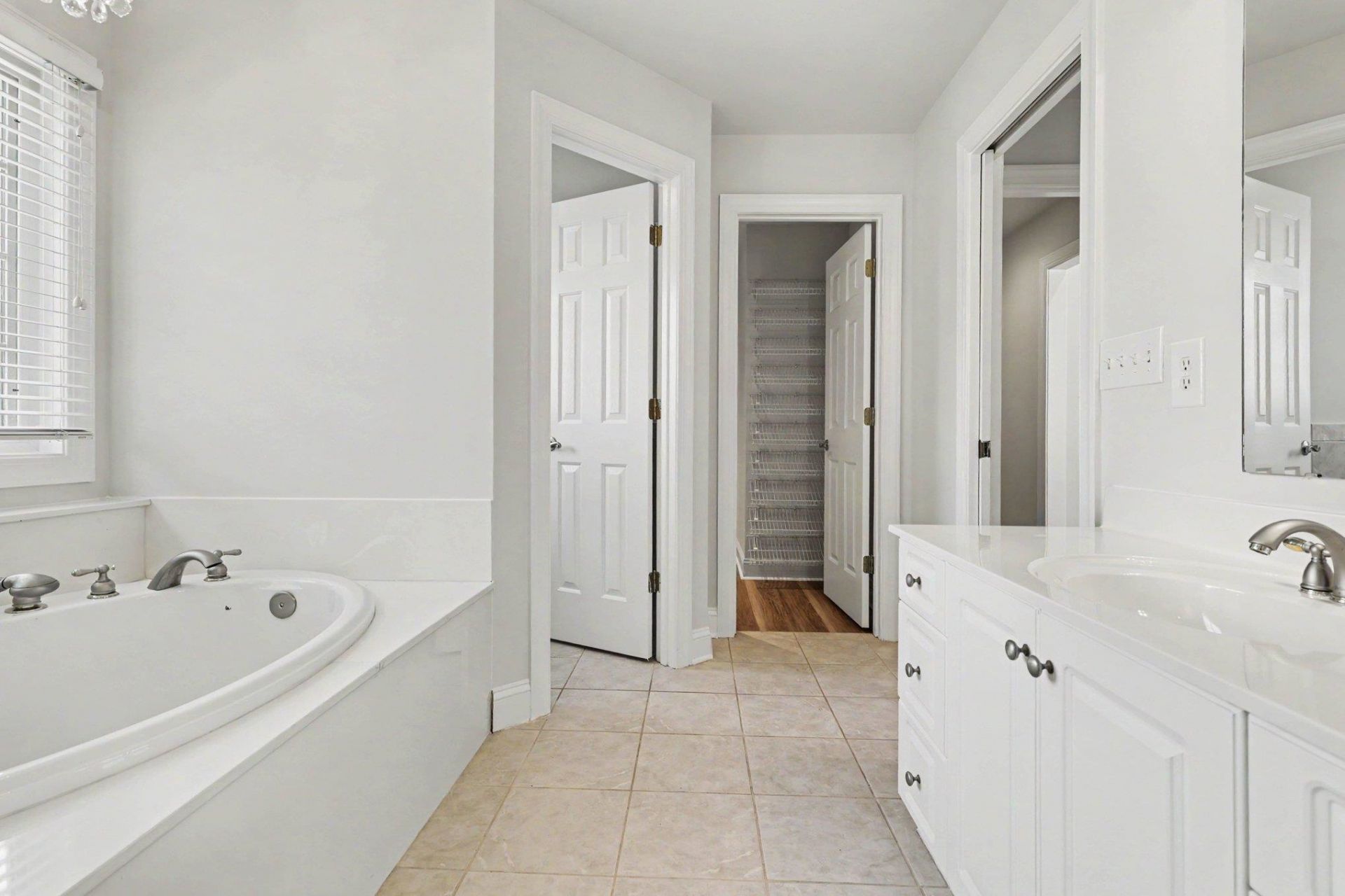 3673 Kingsley Dr. Photo 24