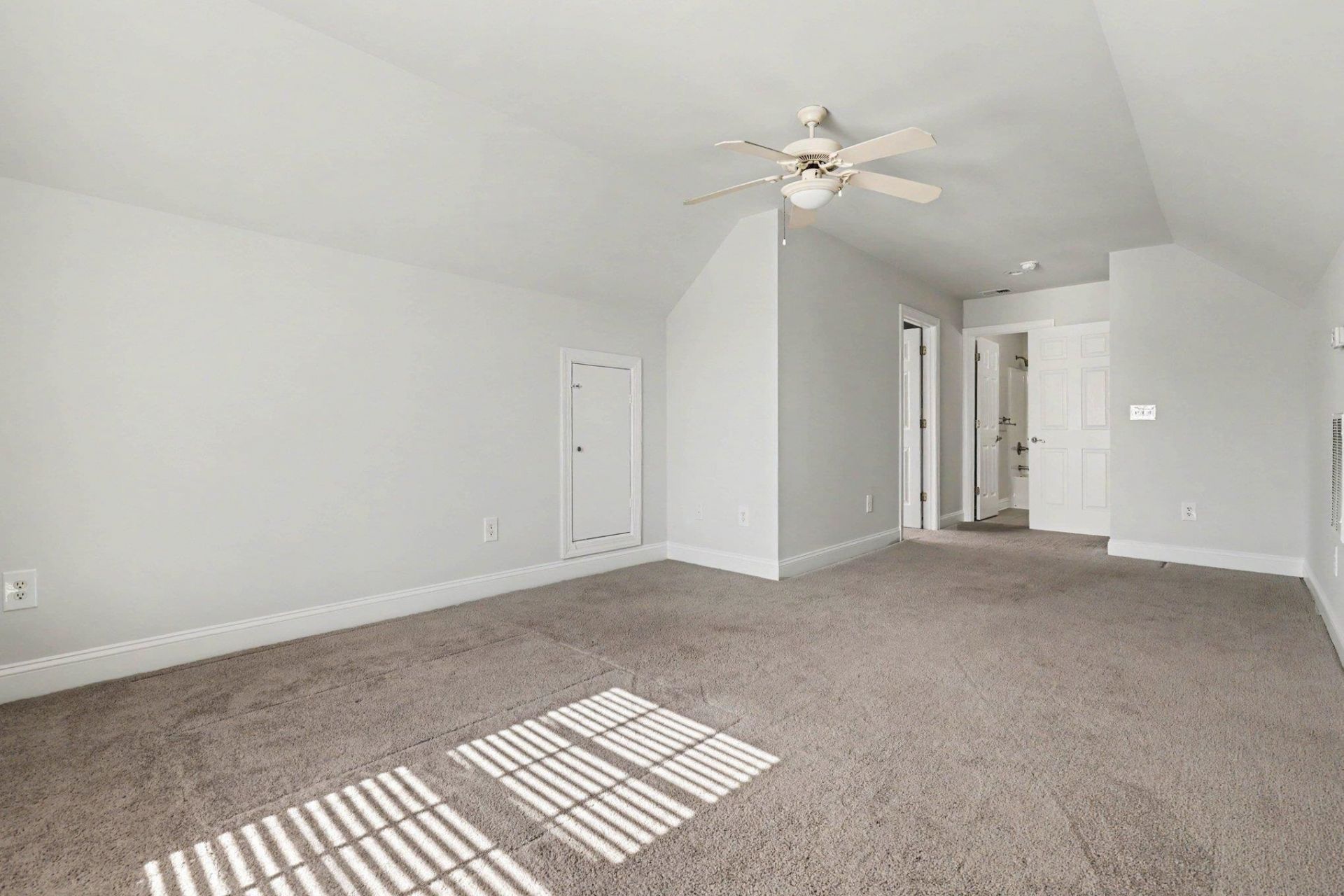 3673 Kingsley Dr. Photo 26