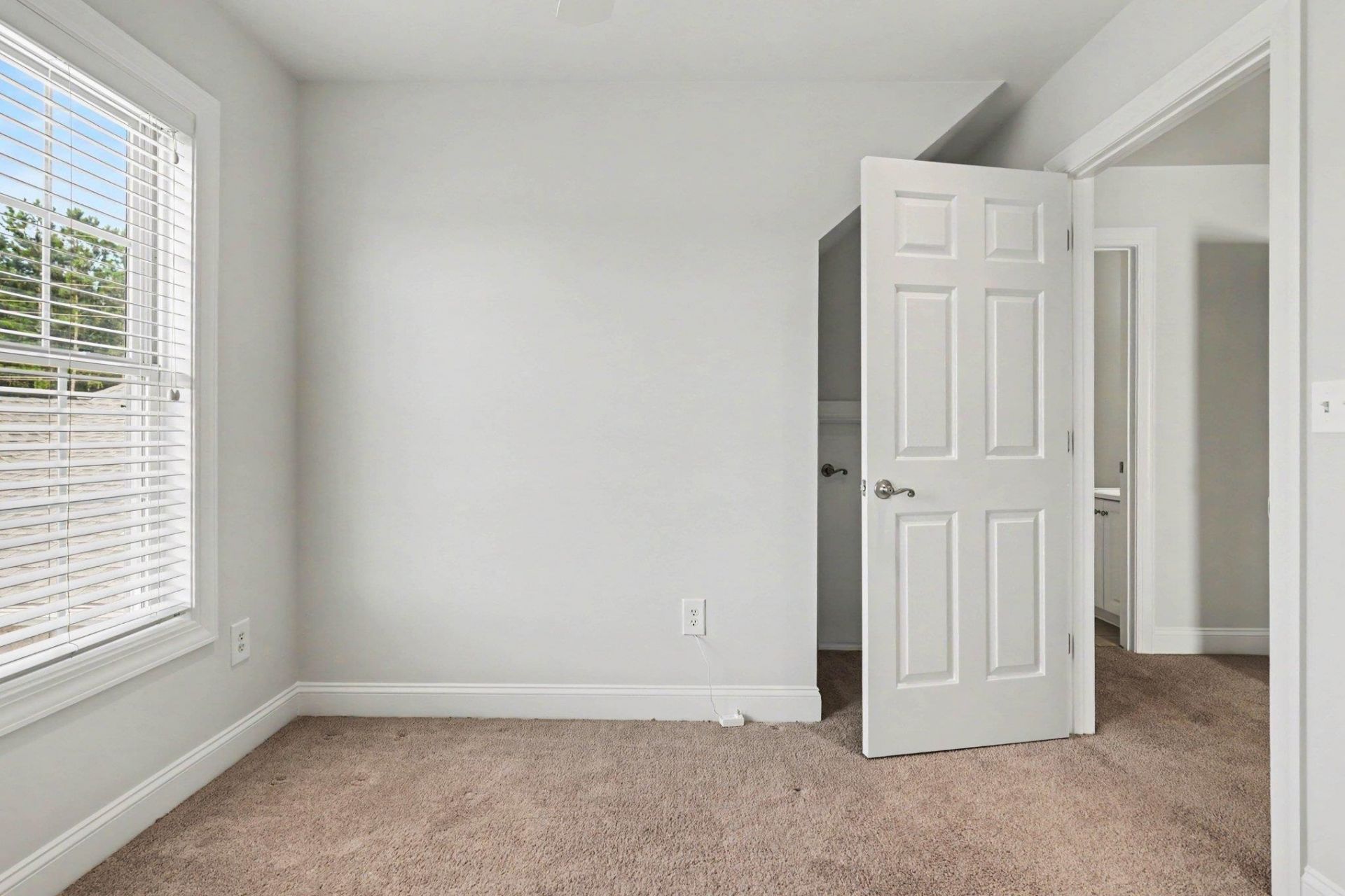 3673 Kingsley Dr. Photo 27