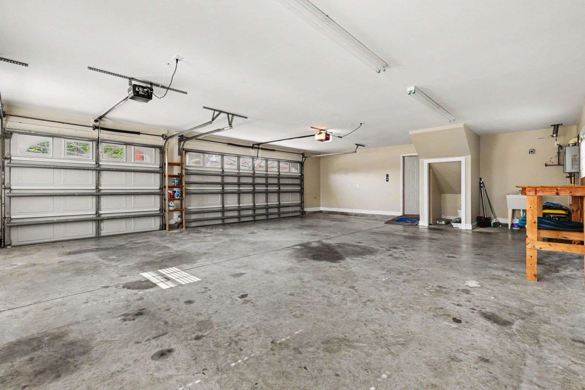 3673 Kingsley Dr. Photo 31