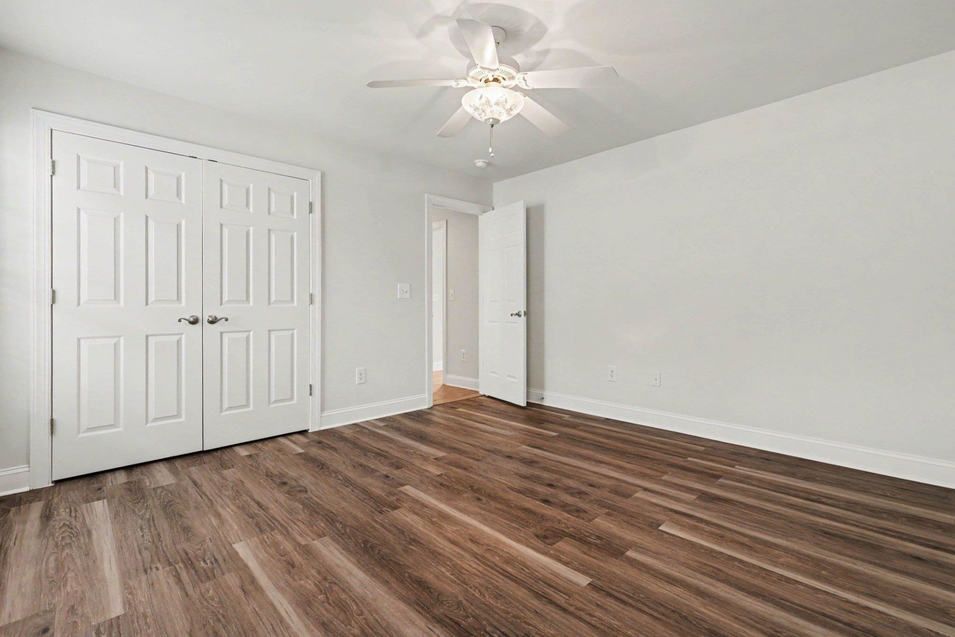 3673 Kingsley Dr. Photo 32