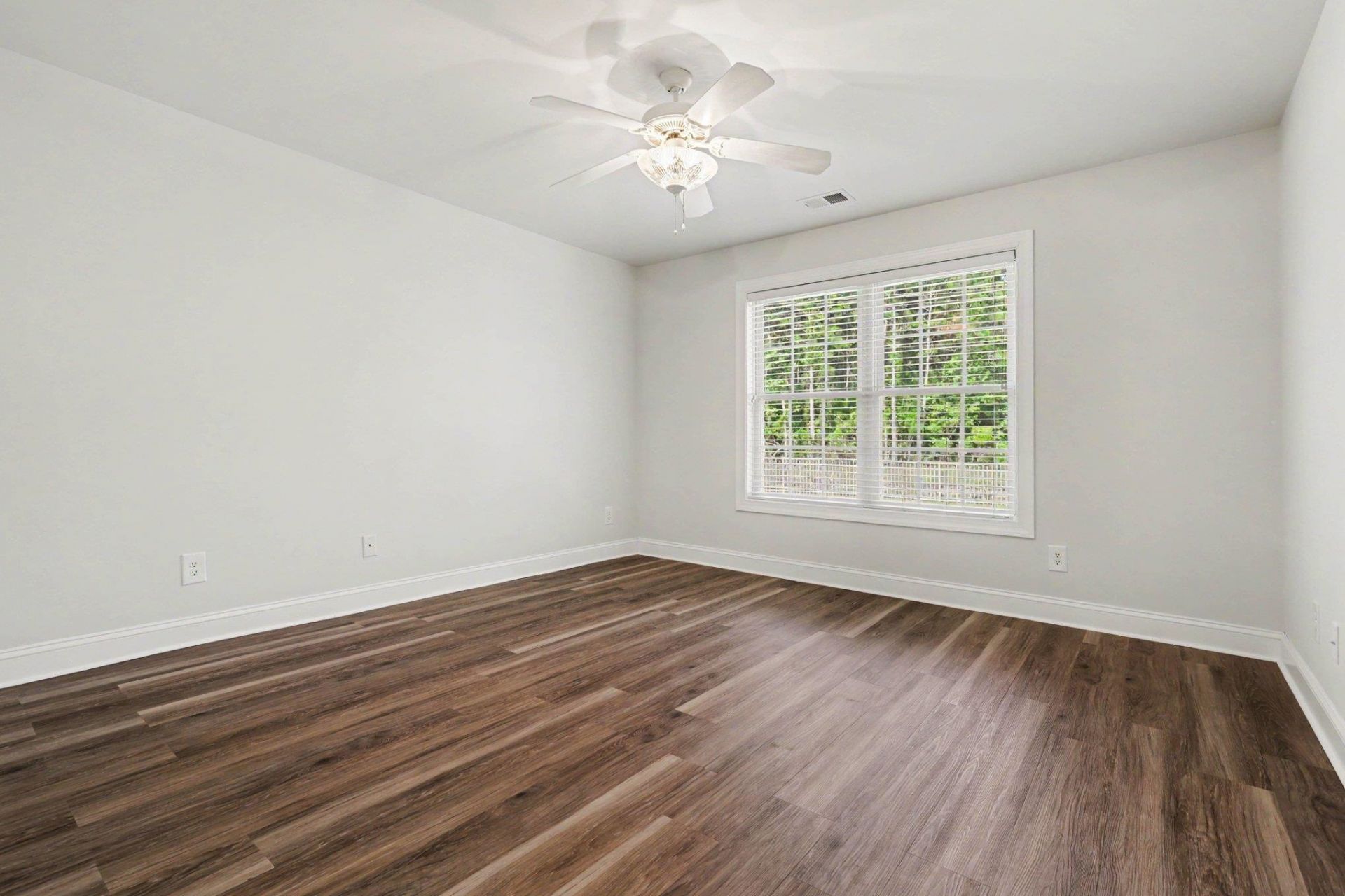 3673 Kingsley Dr. Photo 36