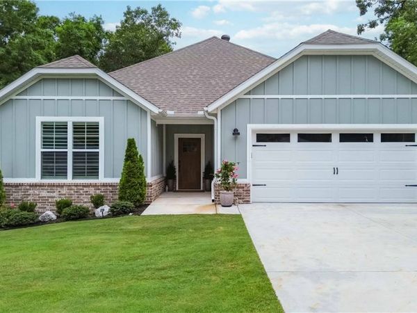 26 Lockerbie Drive , Bella Vista, AR 72715