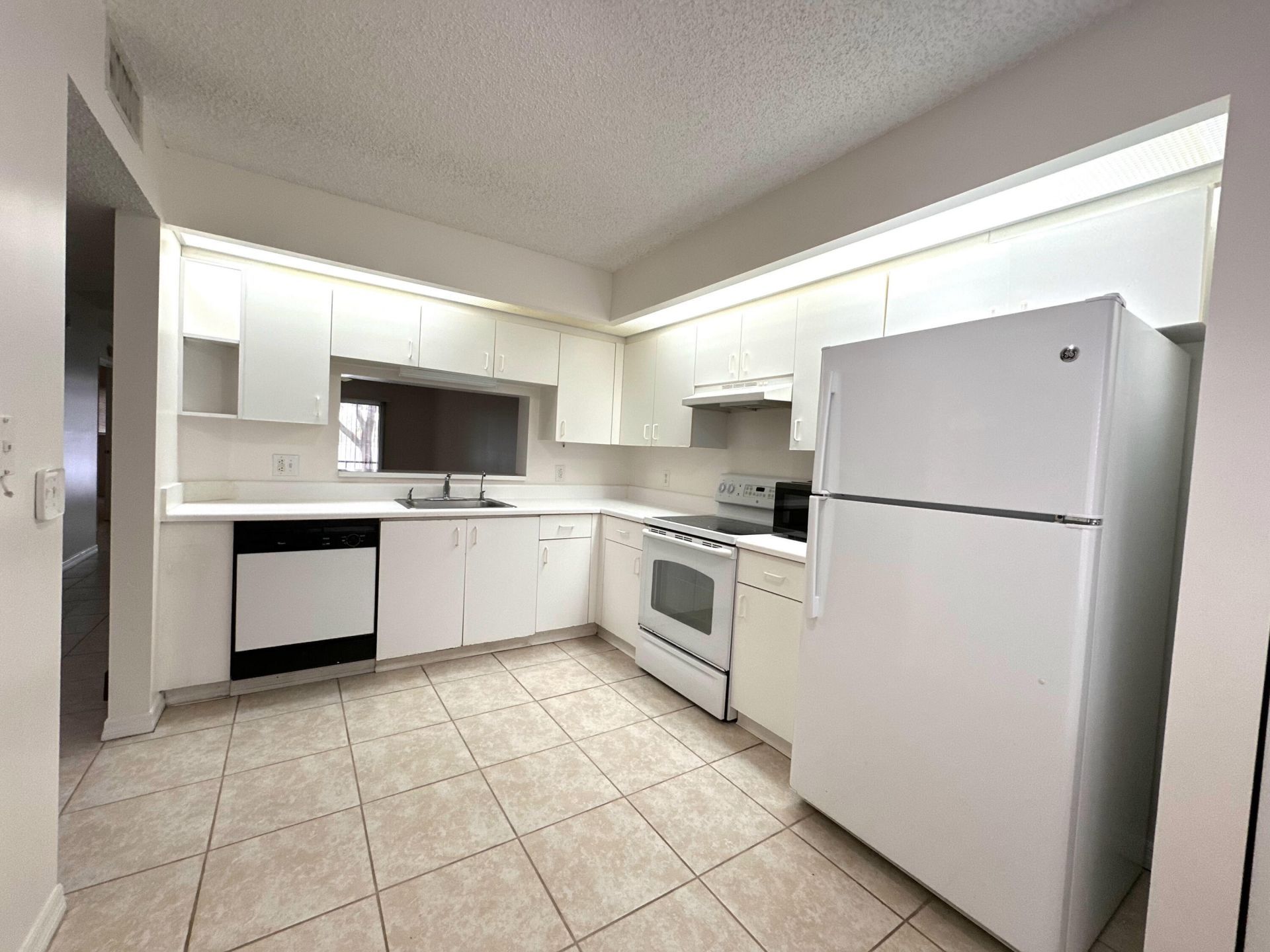 1400 SW 137 Avenue, Unit 107f, Pembroke Pines, FL 33027 Photo