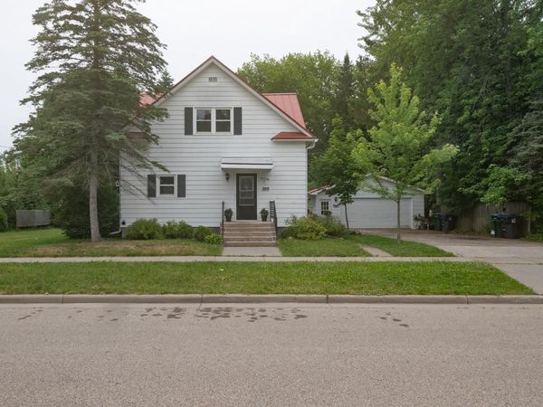 215 N OXFORD STREET, Wautoma, WI 54982