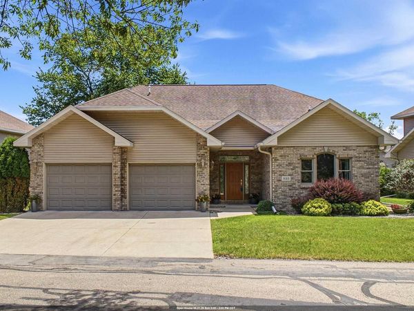 935 BRIGHTON DRIVE, Menasha, WI 54952