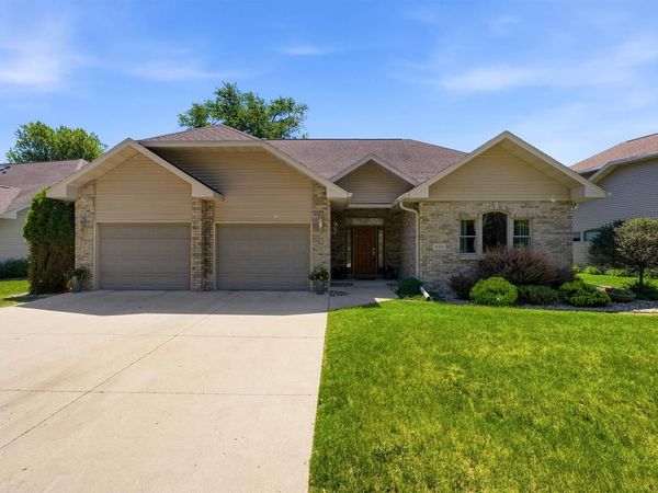 935 BRIGHTON DRIVE, Menasha, WI 54952