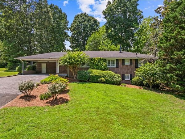 204 Sherwood Drive , Calhoun, GA 30701
