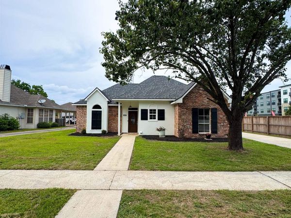 10467 Springcrest Dr, Baton Rouge, LA 70810