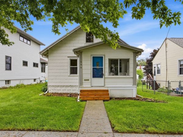 644 20th Avenue SW, Cedar Rapids, IA 52404