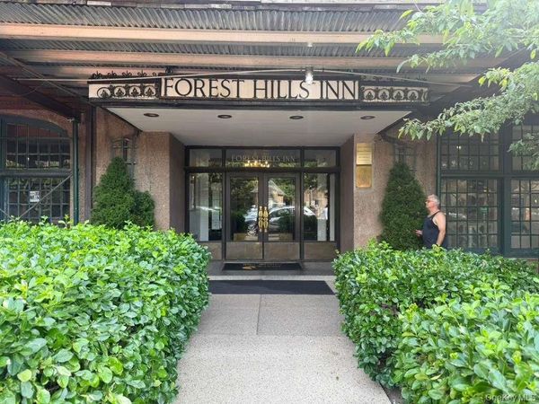 1 Station Square , Unit 411, Forest Hills, NY 11375