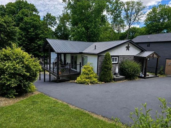 229 Green Valley Drive, Howard, OH 43028