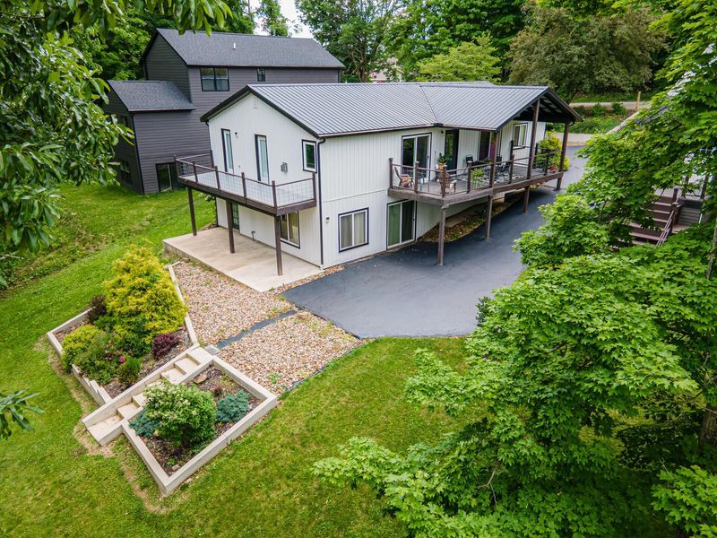 229 Green Valley Drive, Howard, OH 43028 Photo 9