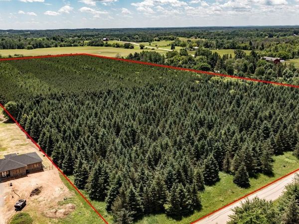 LYONS ROAD, New London, WI 54961