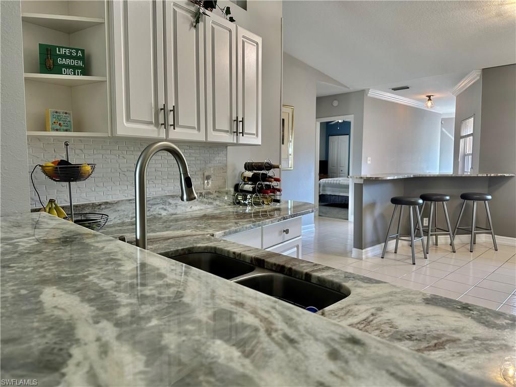 9165 Michael Cir, Unit 1002, Naples, FL 34113 Photo
