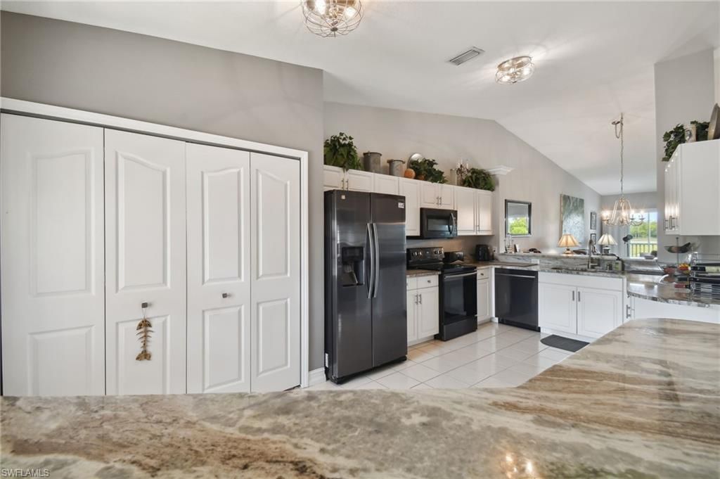 9165 Michael Cir, Unit 1002, Naples, FL 34113 Photo