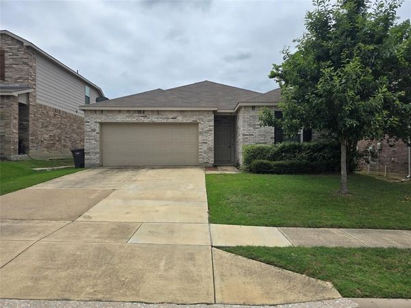 2428 Lohani Lane, Fort Worth, TX 76131
