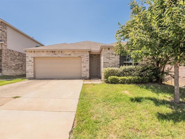 2428 Lohani Lane, Fort Worth, TX 76131