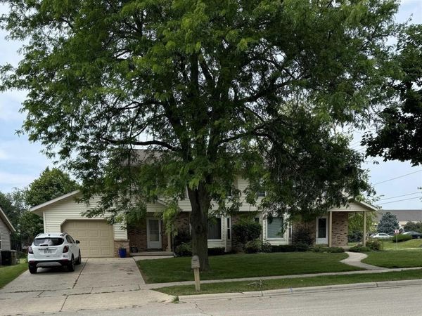 7002-7004 Longmeadow Road, Madison, WI 53717