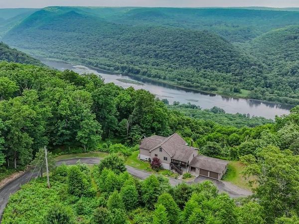 830 WHITE ROCK LANE , MILL HALL, PA 17751