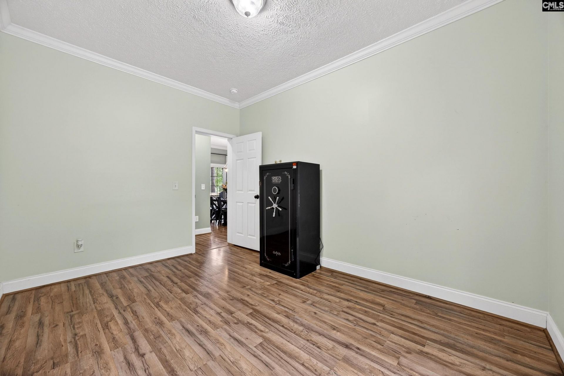 213 Lakeview Road  Photo 31