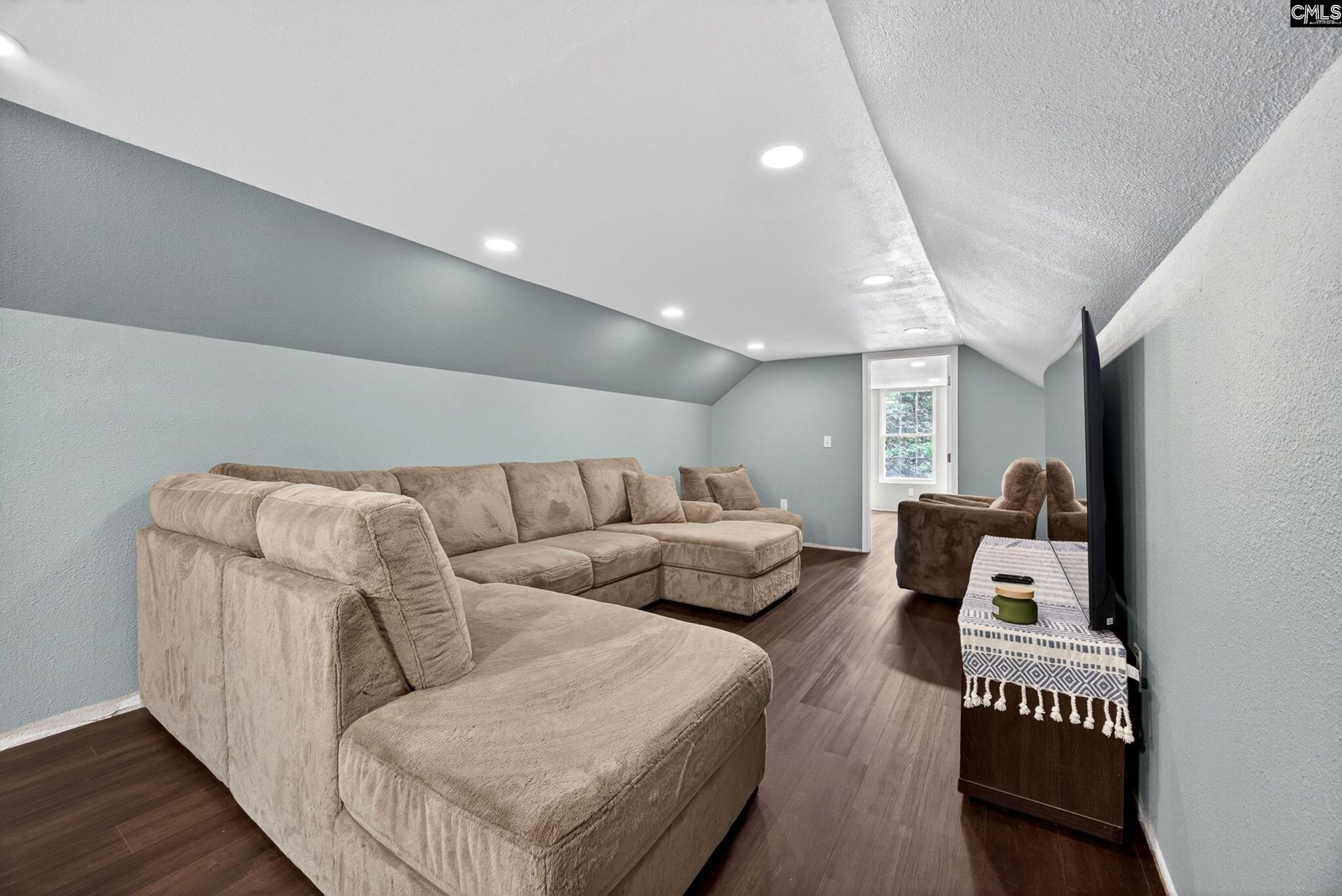 213 Lakeview Road  Photo 32