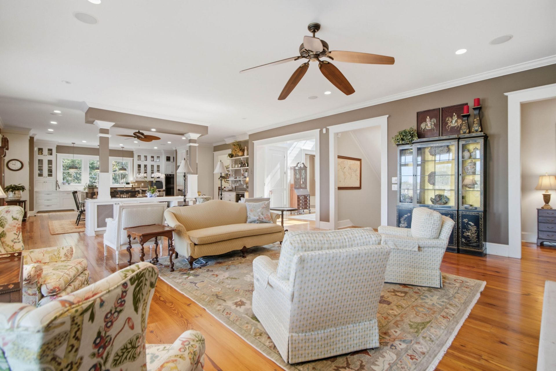 374 Mutual Drive Photo 21