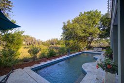 374 Mutual Drive photo 4